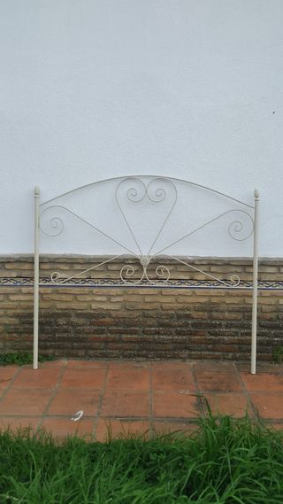 Cabecero de forja