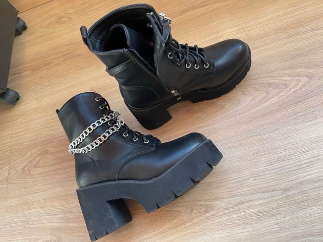 botas negras
