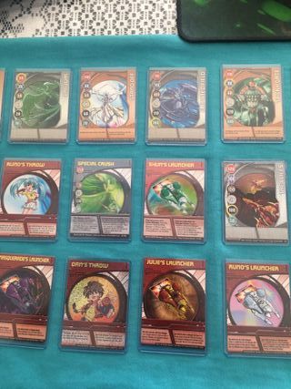 29-CARTAS BAKUGAN AÑO 2008 CON FUNDA TOPLOADER 