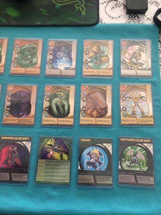 29-CARTAS BAKUGAN AÑO 2008 CON FUNDA TOPLOADER 