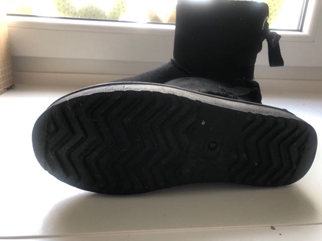 Botines Xti talla 39 pero equivale 40