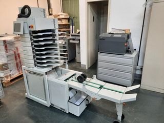 ALZADORA WATKISS CON BOOKMASTER PRO TRIMMASTER PRO