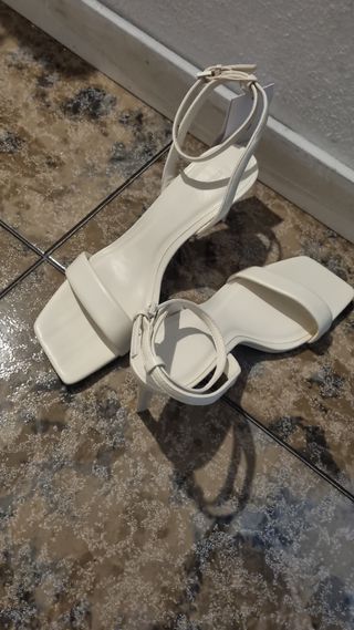 Sandalias stradivarius 