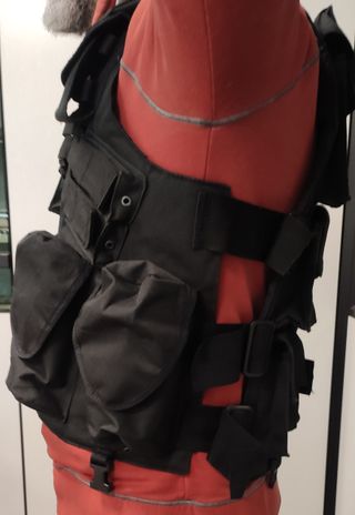 gilet tattico nero Tomato per softair multi tasca