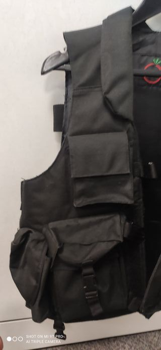 gilet tattico nero Tomato per softair multi tasca