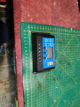 REGULADOR SOLAR 30A 12-24V
