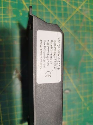 REGULADOR SOLAR 30A 12-24V