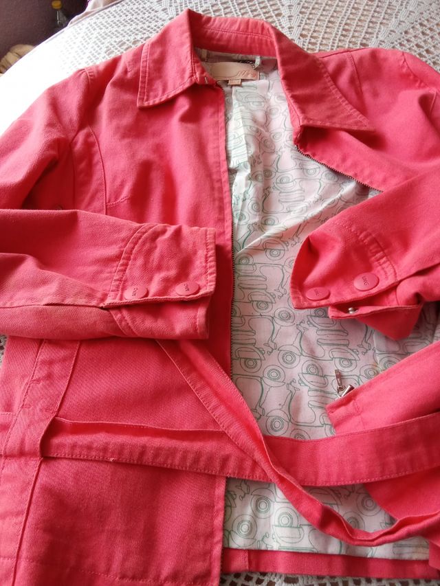 Cazadora mango coral