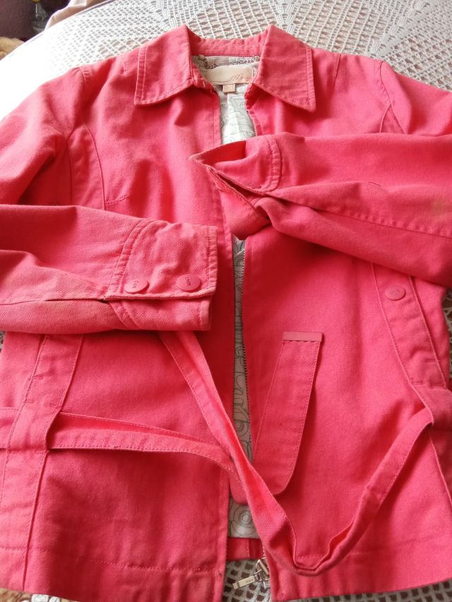 Cazadora mango coral