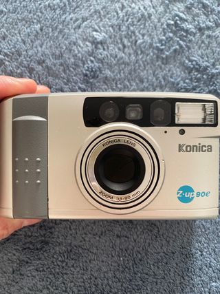 Camara de fotos analogica Konica Z-up 90e