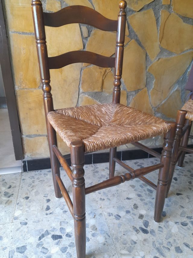 Sillas (4) de madera y mimbre 