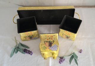 Set di vasetti e vassoio in metallo