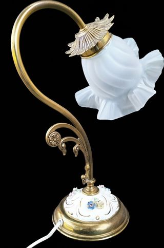 ANTIGUA LAMPARA DE SOBRE MESA -