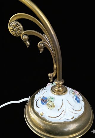 ANTIGUA LAMPARA DE SOBRE MESA -