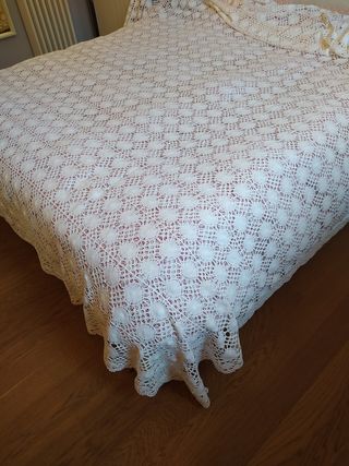 Copriletto uncinetto fatto a mano