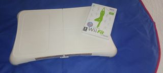 Tabla y juego wii.