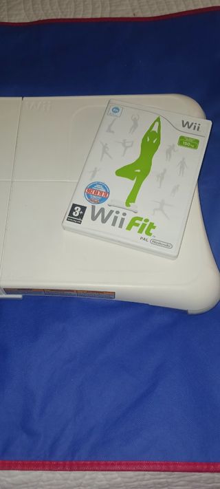 Tabla y juego wii.