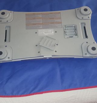 Tabla y juego wii.