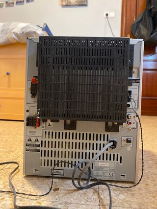 Equipo de musica ( altavoces y reproductor )