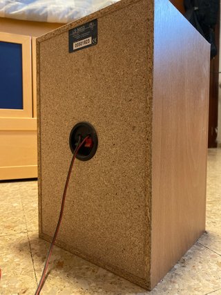 Equipo de musica ( altavoces y reproductor )
