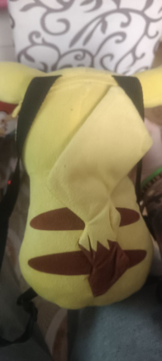 Mochila peluche Pikachu