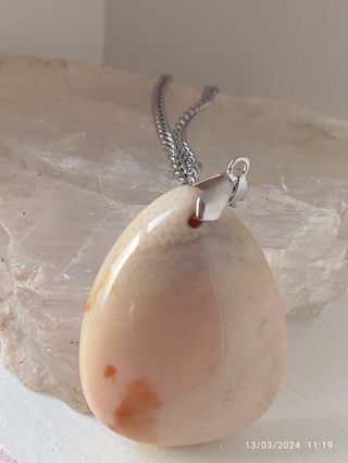 Colgantes grandes de piedra con cordón o cadena