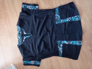Camiseta con bolsillos estética peluquería masaje
