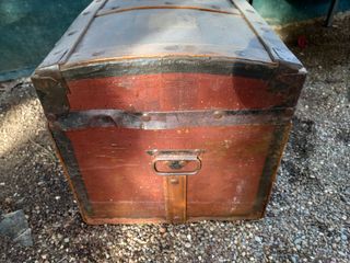 Baúl madera antiguo