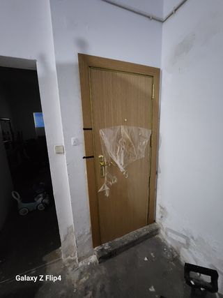 Instalacion de puertas de entrada blindada  