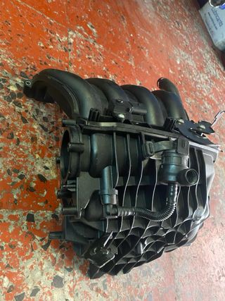Colector admision bmw 120i 2010