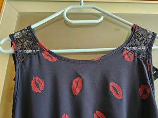 Vestido "Besos Kiss" Labios Rojos Mujer