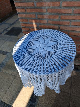 Tapete de ganchillo para mesa camilla 