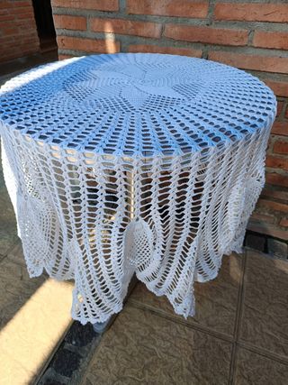 Tapete de ganchillo para mesa camilla 