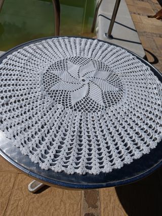 Tapete de ganchillo para mesa camilla 
