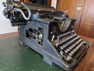 Máquina escribir. Hispano Olivetti M40
