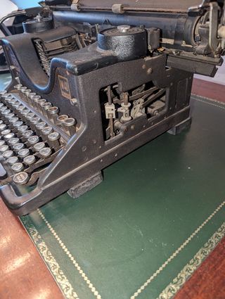 Máquina escribir. Hispano Olivetti M40