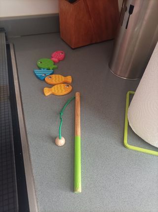 Cocinita y carrito con accesorios, peces con iman