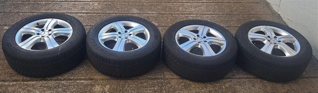 Lote llantas Mercedes ML 255/55 18"