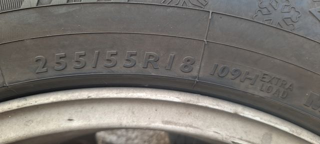 Lote llantas Mercedes ML 255/55 18"