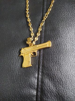 Colgante y cadena de hombres.