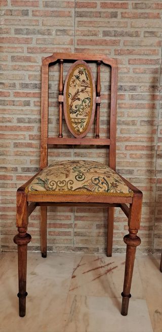 Pareja de sillas antiguas