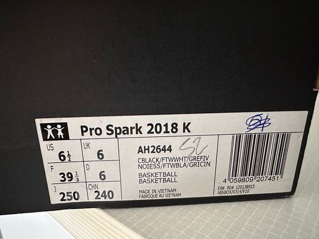 Sapatilhas de basquete pretas