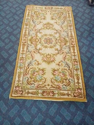 ALFOMBRA VINTAGE CON FLORES