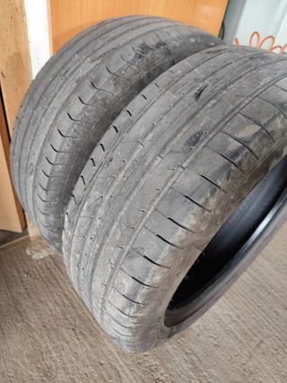 2 neumaticos coche