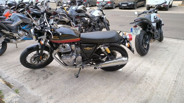 Moto Royal Enfield interceptor 650