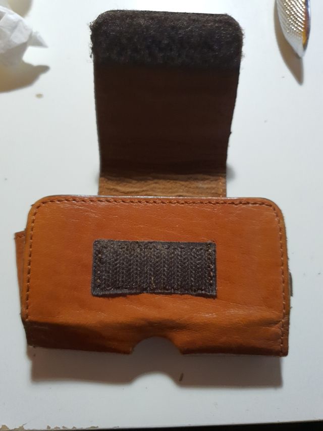 Estuche de cuero para móvil