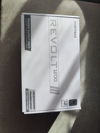 Fuente Phanteks Revolt 1200w