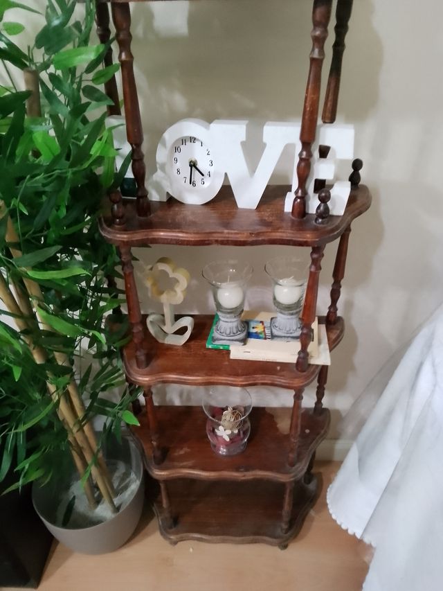 Estantería antigua URGE solo estos días 15 euros