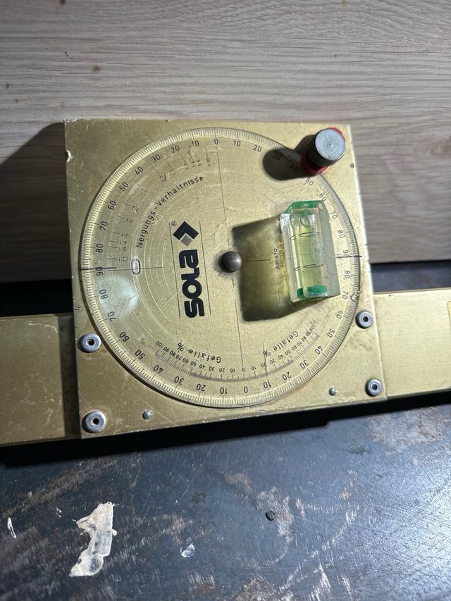 Misuratore angolare magnetico in alluminio Sola