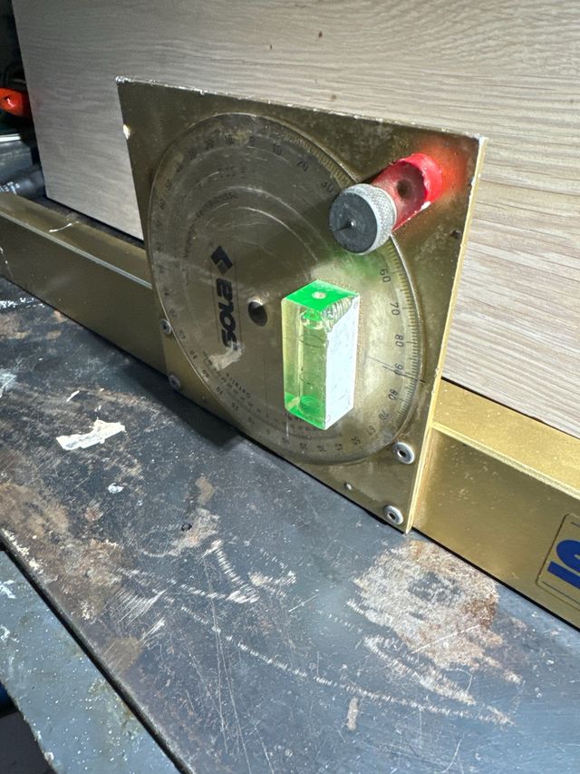 Misuratore angolare magnetico in alluminio Sola